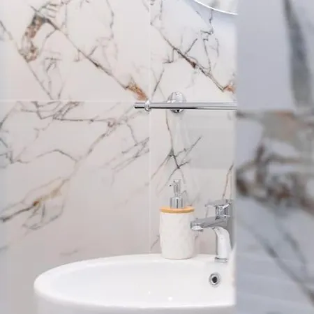 Digital Nomad With Free Gym Pass And Office Setup 아파트 소피아