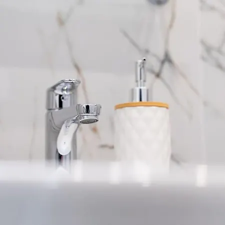 Digital Nomad With Free Gym Pass And Office Setup * 소피아