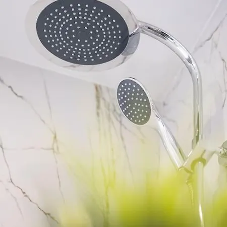 아파트 Digital Nomad With Free Gym Pass And Office Setup 소피아