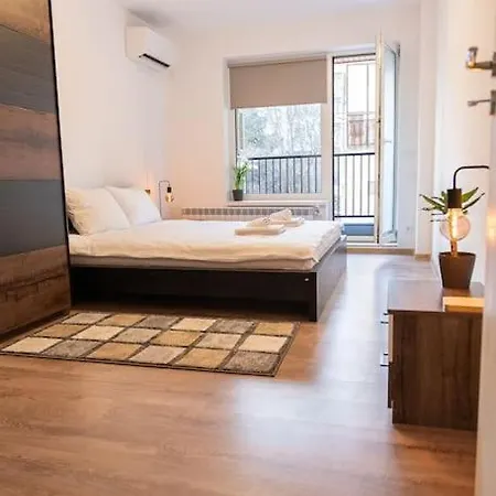 Digital Nomad With Free Gym Pass And Office Setup Apartamento