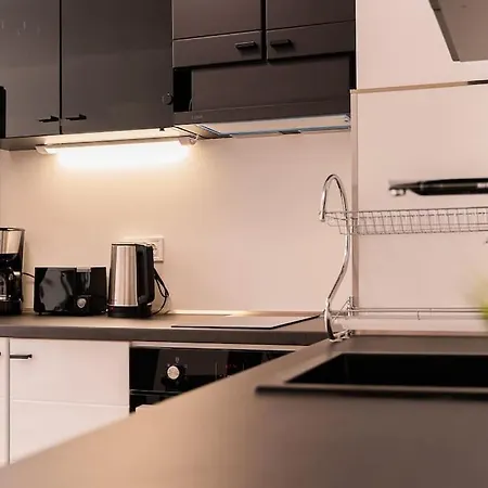 Digital Nomad With Free Gym Pass And Office Setup *