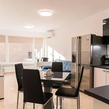 Digital Nomad With Free Gym Pass And Office Setup