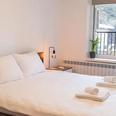 Apartman Digital Nomad With Free Gym Pass And Office Setup *