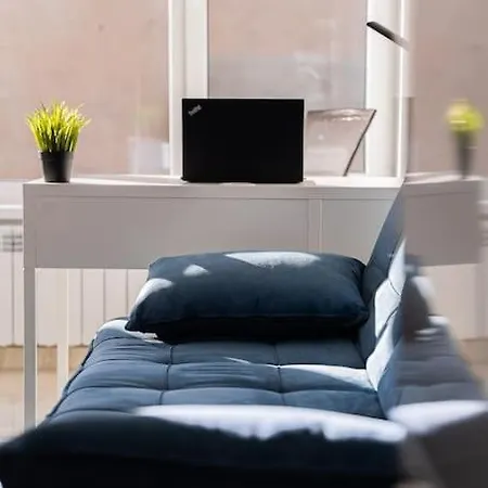 Digital Nomad With Free Gym Pass And Office Setup * Sofía