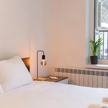 Digital Nomad With Free Gym Pass And Office Setup Apartamento