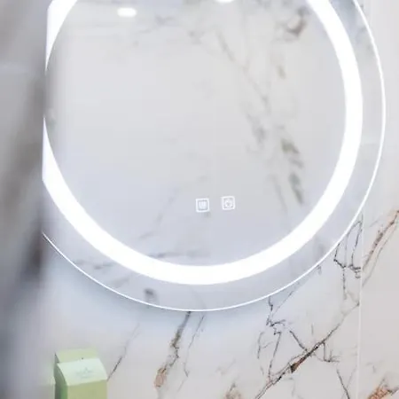 Apartman Digital Nomad With Free Gym Pass And Office Setup Szófia