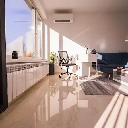 Digital Nomad With Free Gym Pass And Office Setup Sofía