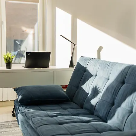 Apartman Digital Nomad With Free Gym Pass And Office Setup *