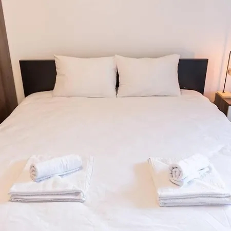 Digital Nomad With Free Gym Pass And Office Setup * Sofia