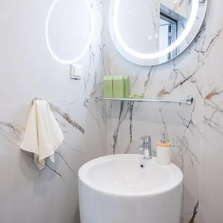 Lägenhet Digital Nomad With Free Gym Pass And Office Setup