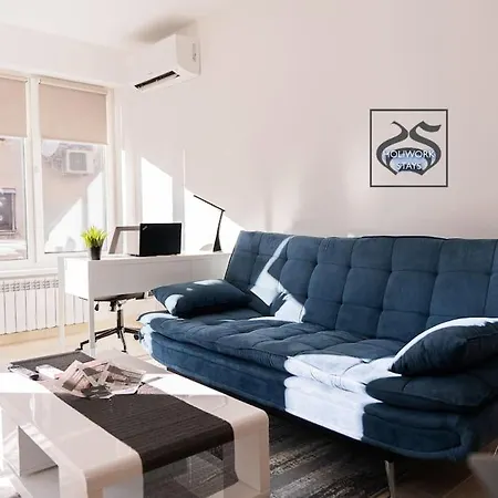 Digital Nomad With Free Gym Pass And Office Setup *